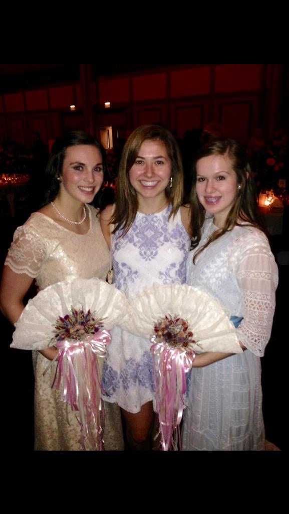 RileyRoberts2's tweet image. Happy birthday @EllaMcCary17 I miss u!!! Hang soon:) hope u have the best day ever!! 😘😘😘😘