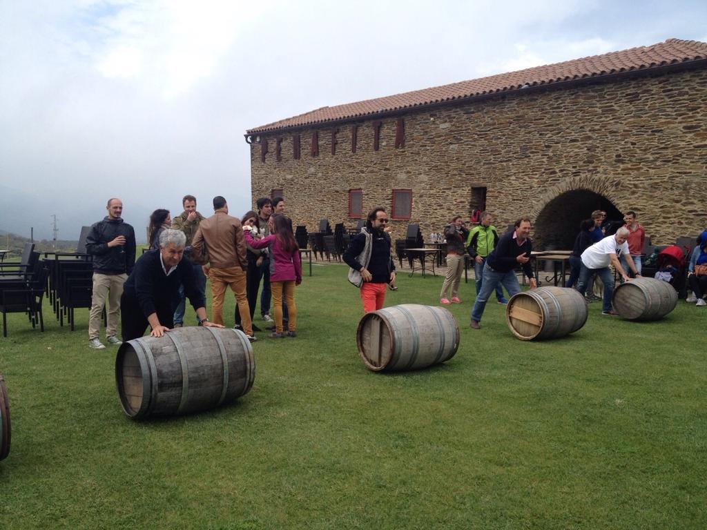 #Vívid 
Un dia magnífic per gaudir dia portes obertes <a href="/CellerMF/">Celler Martín Faixó</a> <a href="/EmpordaWine/">Ruta Vi DO Empordà</a>