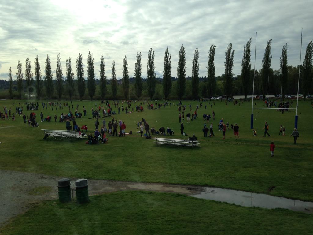 BurnabyLakeRFC's tweet photo. BLRC mini rugby jamboree in full effect! #blrc #rugbydaycare #breakfastdogs http://t.co/B6poXJvBMc