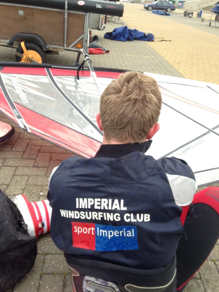 IcWindsurf's tweet photo. Rigging for the Team racing! #windsurf #BUCS #impics #sportimperial http://t.co/iLeGpnXiqr