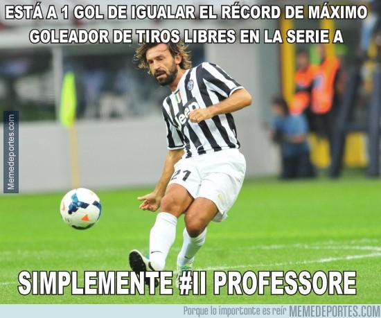 memedeportes's tweet photo. A un gol de ser más leyenda  http://t.co/ePGrE23hBv http://t.co/KYSdqmpnTg