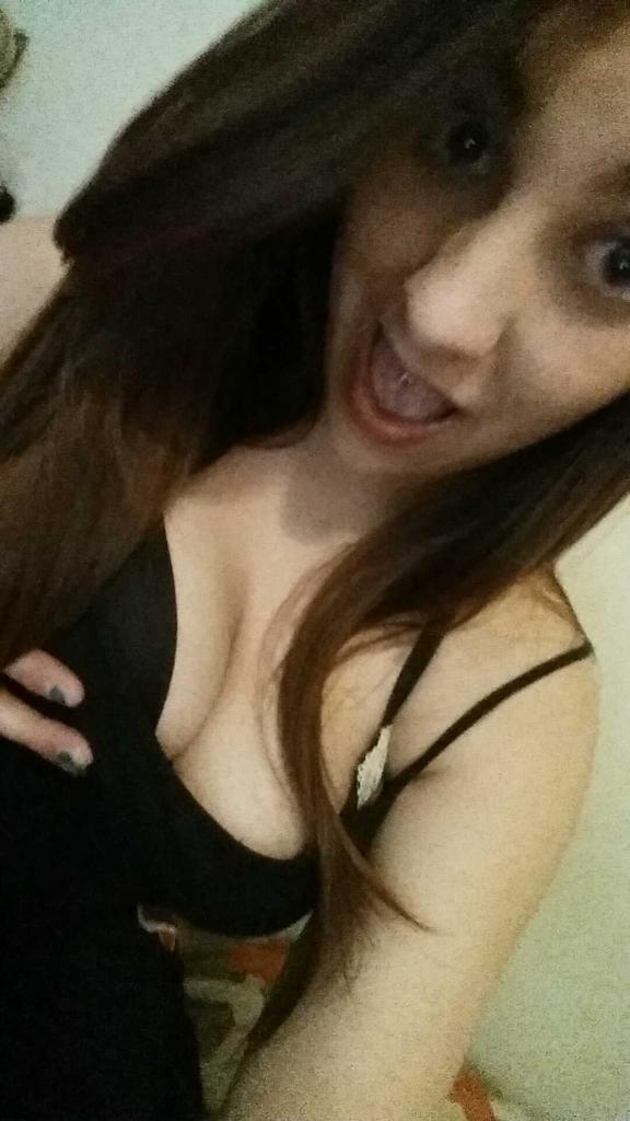 _AlienAndrea's tweet photo. @BigBrotherCA #BBCANModelSearch #BBCAN3 #TeamSindy #SaveSindy http://t.co/SVJBV0nRgu