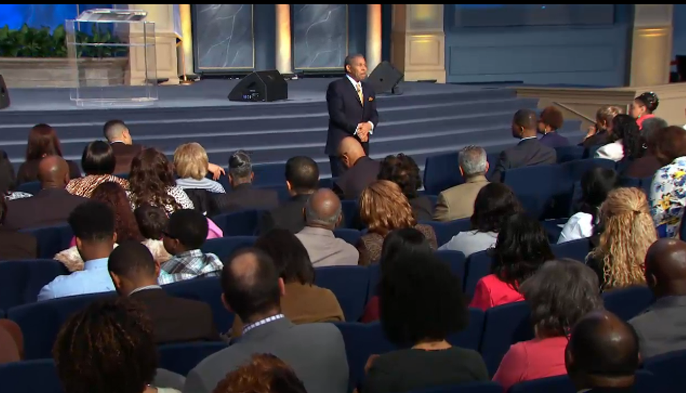 DrBillWinston's tweet photo. This is not just another church service, this is training, and it's training you for reigning. #lwcconline http://t.co/PygEPCgpm2