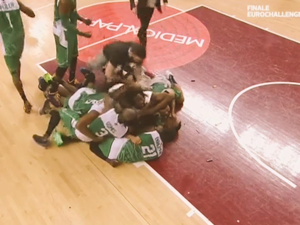Betclic_ELITE's tweet photo. Ils l'ont fait !!!!! #EuroChallenge #championdeurope http://t.co/zIZTj5YMo9