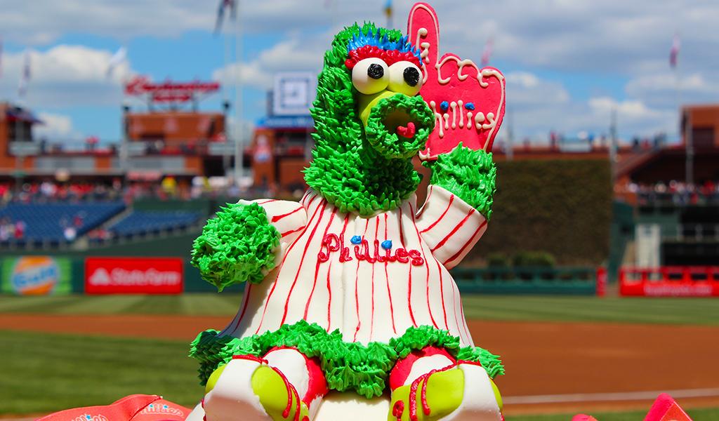 A Phanatic birthday cake and a dog conga line. Happy Sunday! MLB