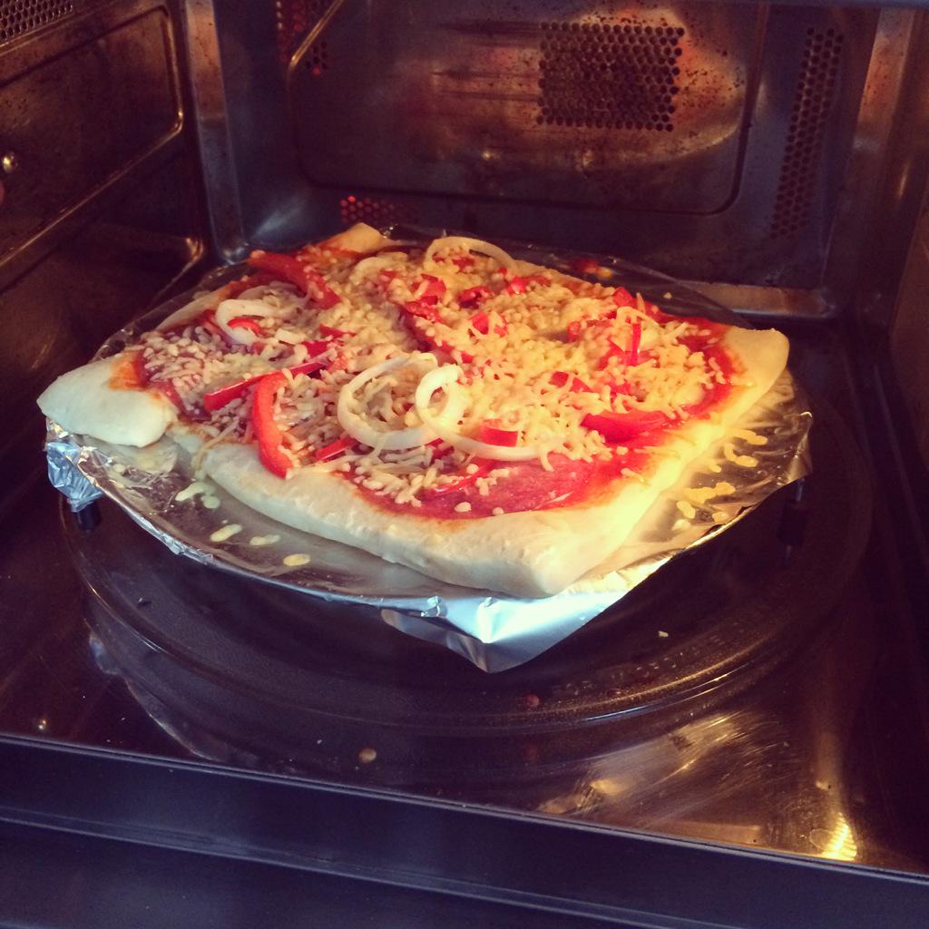 DaveStorm1980's tweet photo. Time for #homemade #pizza! http://t.co/O2CYFixe08