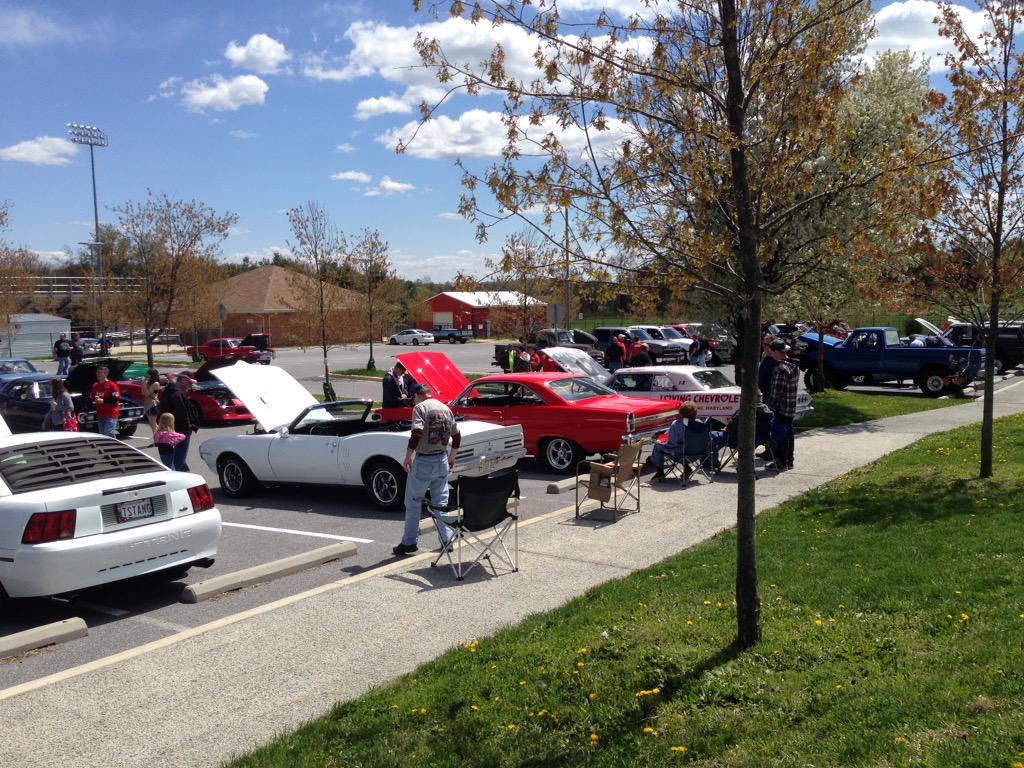 LHSJournalism's tweet photo. A second car event happening at LHS today... The @LancersMIH car show! http://t.co/zLVD7QFdTn