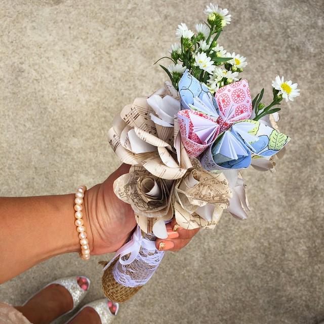 gailie's tweet photo. Essential #wedding accessories. #katnjontietheknot #flowers #diy #pearls #heels #flowerladies http://t.co/hWZYPlEwpV http://t.co/GBd2Pvfb4f