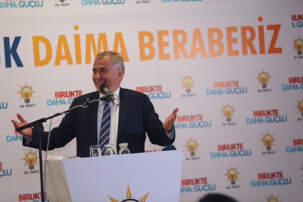 Partimizin kuruluşundan bugüne kadar tüm teşkilatlanmalarında görev yapan dava arkadaşlarımızla 'Vefa' yemeğindeyiz.