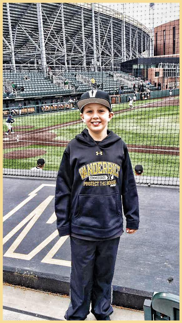 SkipPrince's tweet photo. @c30a6119 @vandy_62 #GIVINGBACKTOVANDYNATION #FUTUREDORE http://t.co/HFHbBVFKid