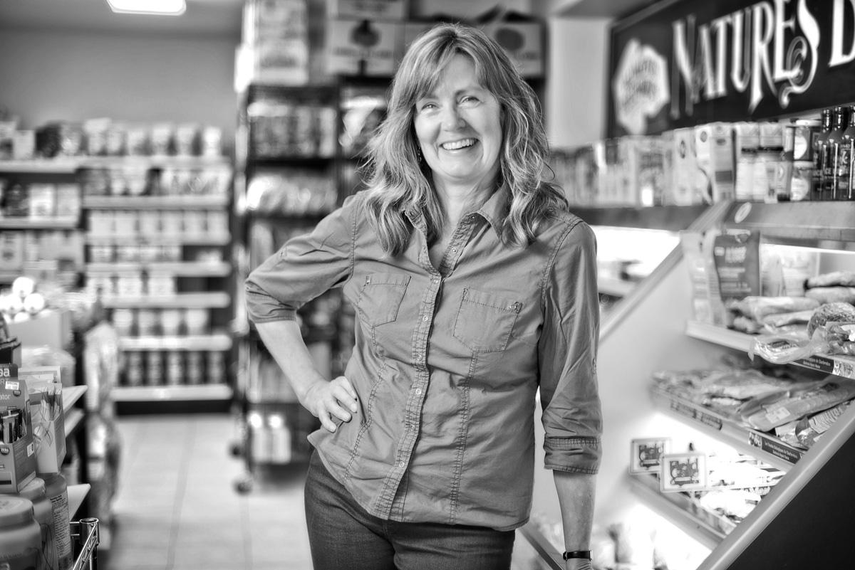 vantran50's tweet photo. A few pics with Nancy from @Natures_Buzz more here @ http://t.co/33Vcqw0kcB @MyBeechwood @Quartier_Vanier @newednews http://t.co/sBCiWX57pe