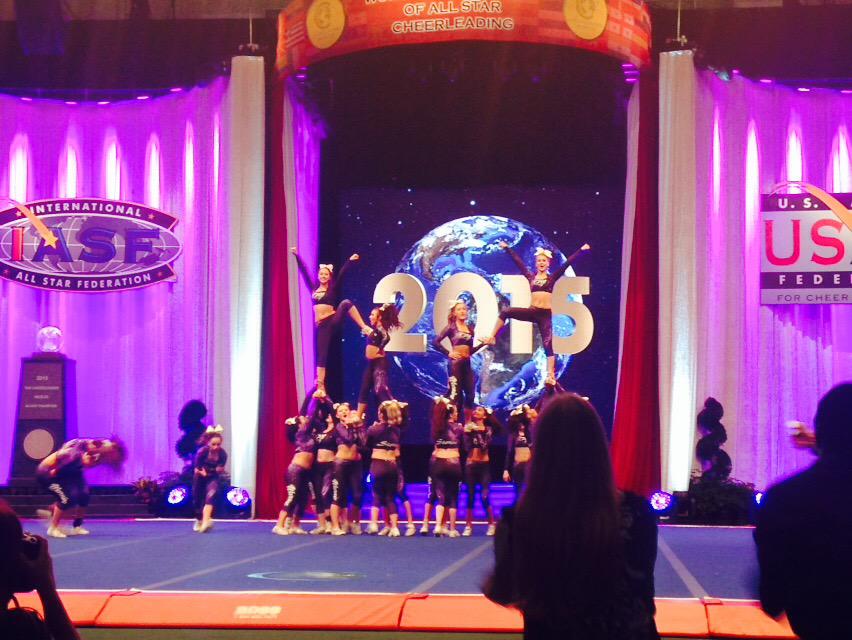 VarsityAllStar's tweet photo. CNY Storm Warning #TeamVarsity #Worlds2015 http://t.co/sWDybWQ6W2