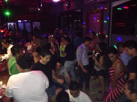 Shoo_Bar's tweet photo. Así estuvo el ambiente en Shoo Bar and Grill dónde tu diversión es primero. http://t.co/P5lTUg3DI8