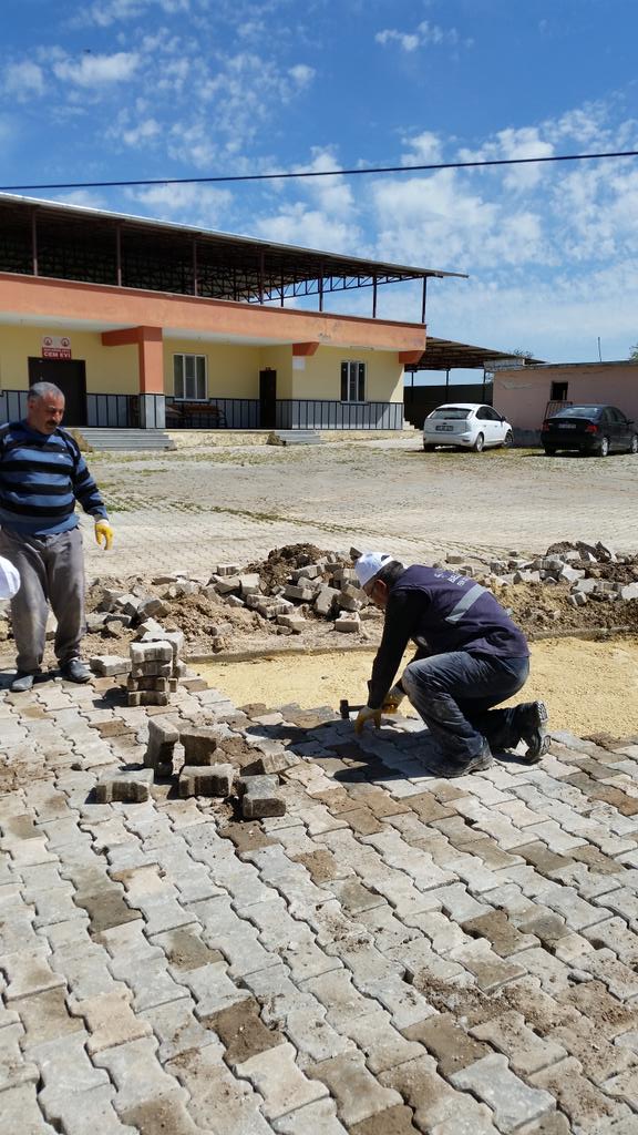 parasını çalana bir ses çıkarmaz halkın  parasını halka  vermek isteyene nasıl vereceksin diye  sorguluyor.