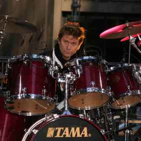   Happy birthday to the man keeping the Duran Duran beat... Roger Taylor is 55 today :-) 