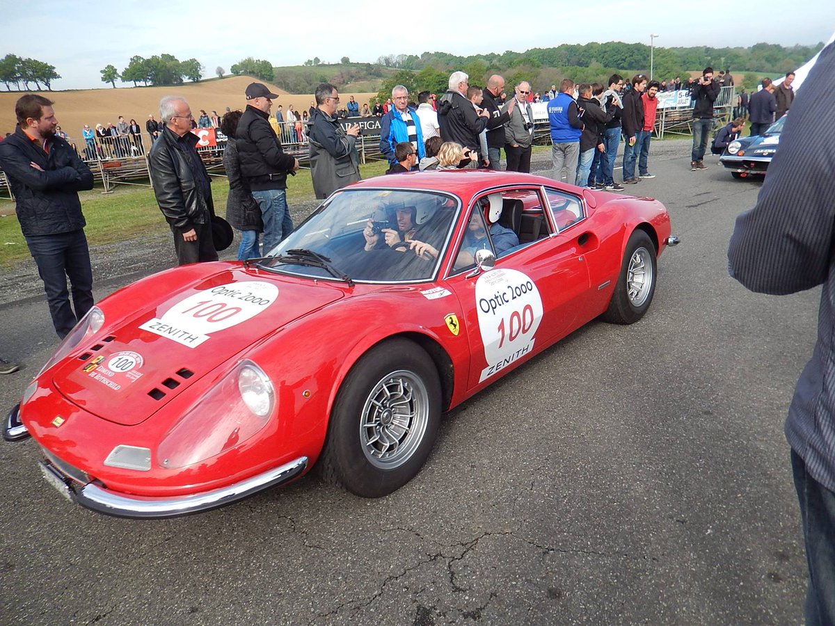 KMC_Bordeaux's tweet photo. KMC également présent hier sur le @tourauto au circuit de Pau-Arnos ! #TourAuto2015 http://t.co/yF3k532Isl