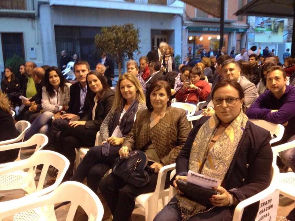 2015Amparo's tweet photo. @PspvPsoeMoncada en el Día de la Música de #Moncada @conchaandres @MartinPAMoncada @Sebastian_VLC @PalancaAna http://t.co/nXoeZDdk6T