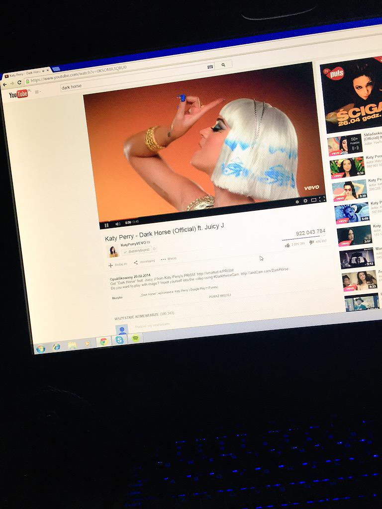 KatyPerryMax's tweet photo. Watch Dark Horse on Vevo and YouTube ❤️🐴🐎                                         #Operation1BillionDarkHorse http://t.co/LXYp5DPVds
