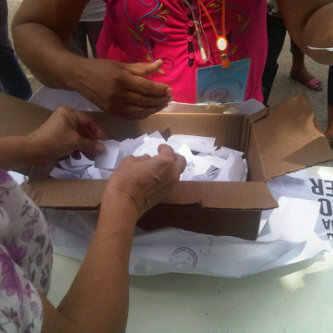 OPCPLAZA's tweet photo. Elecciones Comisión Electoral Permanente del Consejo Comunal Pueblo Arriba para renovación de vocerias http://t.co/UwVZpmL5Nt