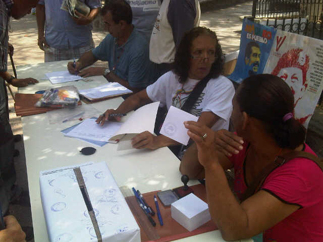 OPCPLAZA's tweet photo. Elecciones Comisión Electoral Permanente del Consejo Comunal Pueblo Arriba para renovación de vocerias http://t.co/UwVZpmL5Nt
