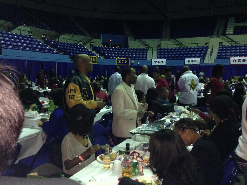 redeemed402sj's tweet photo. Pan Hel president's at the Delta stepshow. http://t.co/hHdnhr6Xls
