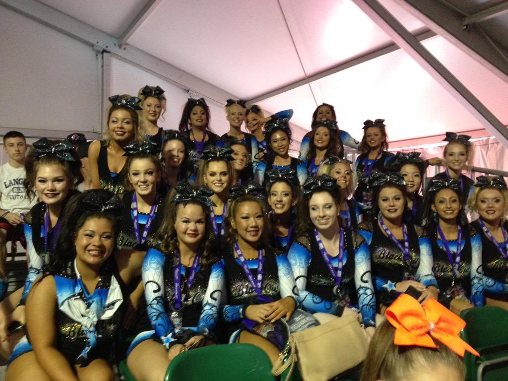 chels_mo's tweet photo. Blackout is heading into warm up!!! #blackoutorbackout #worlds2015 http://t.co/e2qw5A1A7q