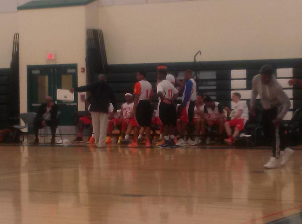 jazzfest09's tweet image. @N_L_Athletics01 @Waynedbass63 Halftime 41-34 #BballStar #Defense #NextLevel