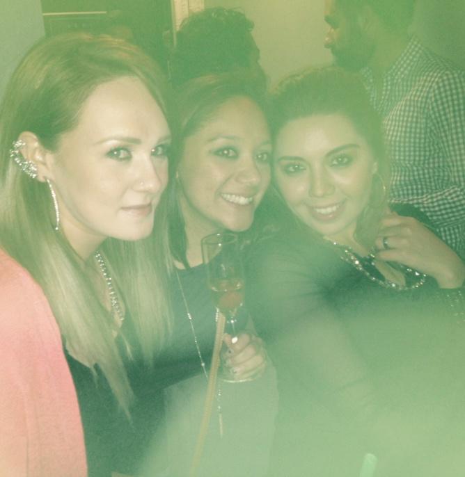 emanymm's tweet photo. Las amooooo !!! Estuvo muy divertido 😃👍 http://t.co/4sBLLdSnlC