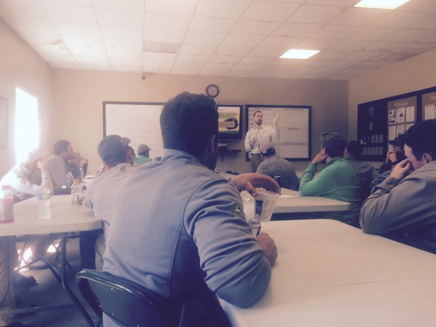 geraldsmith89's tweet photo. Education for ULC volunteers. Cool program for assistance.  #foliarpak @ATSScott @callahan_kyle http://t.co/MATkjIq8Xn
