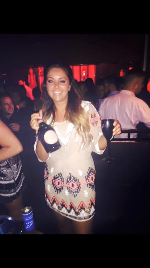 Jrcrickmore's tweet photo. Last night in sugar hut 😜 http://t.co/T6X8Pb6GNA