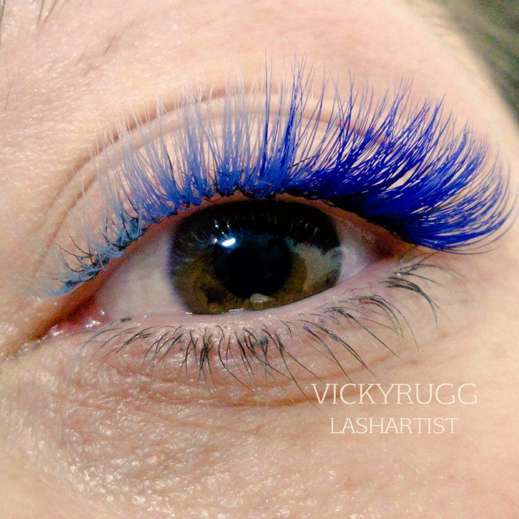 FlashyourLashes's tweet photo. Let's talk about blue lashes! Yay or nay? Would you wear them? #essex #eyelashes #lashextensions #Basildon #blue http://t.co/1hdt4gKR0W