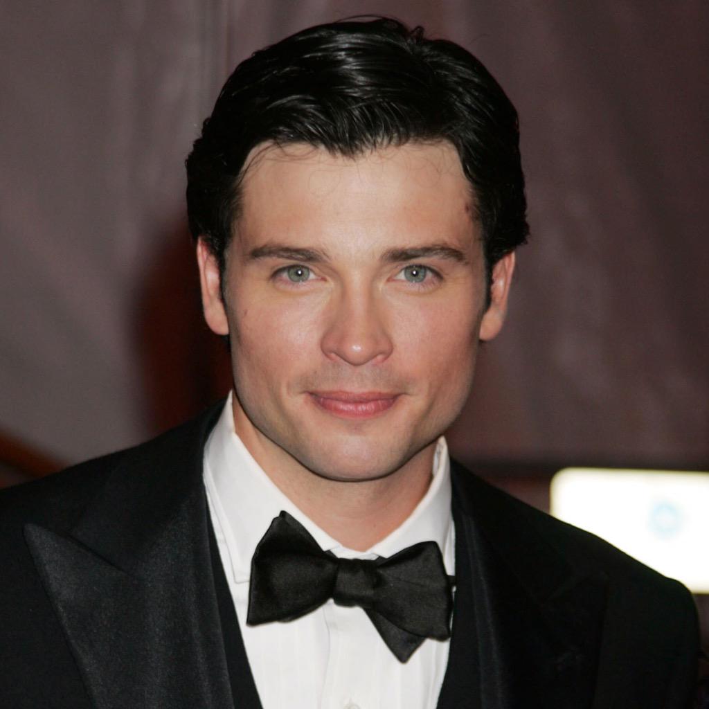 Happy birthday to this sexy piece of man The best Superman (besides Christopher Reeve), Tom Welling    