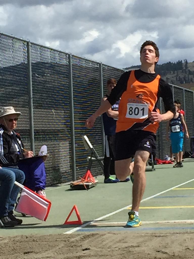 madamemcelroy's tweet photo. Great job at the Battle of the border Track &amp; Field meet Gryphons! @AHGRYPHONS http://t.co/6wB3mSKCea