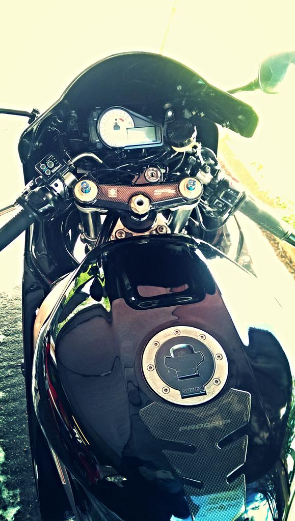 MVDbrian's tweet photo. Edited with #aviary > http://t.co/3gqP0VPoFg K3 GSXR detailed today http://t.co/Oj9qhHIejk