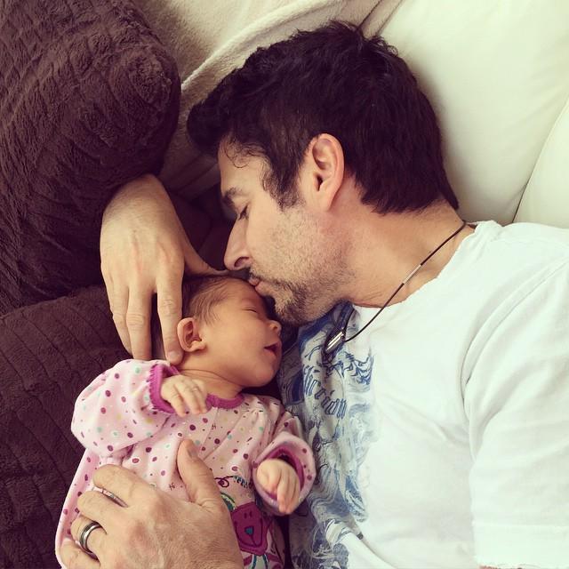 BronTeeTag's tweet photo. Sunday afternoon... Daddy's little girl #baby #love #family #cherished #moments #joy #happiness #lifestyle #parenth… http://t.co/dwPXl4IJHz