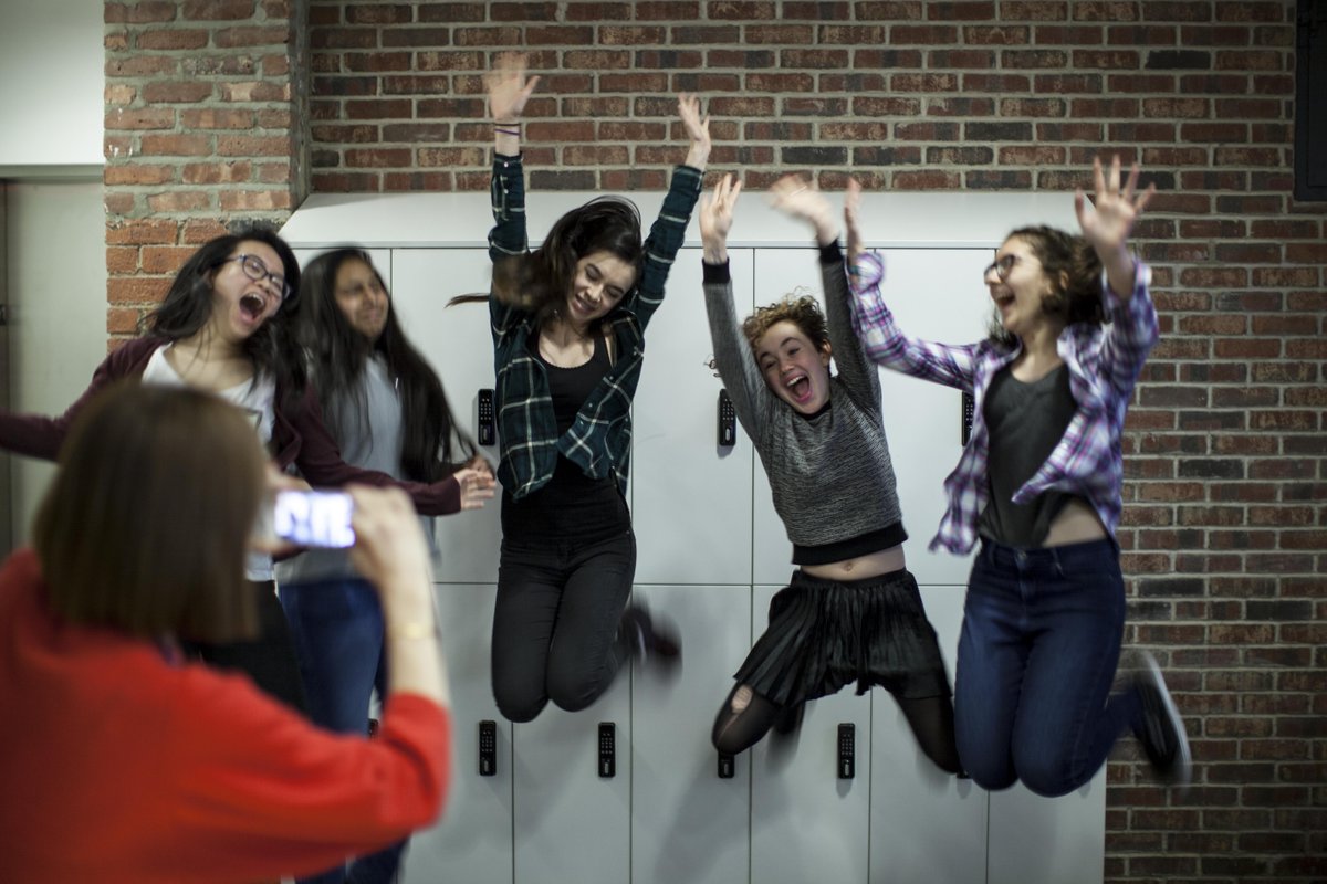 YouTubeSpaceNY's tweet photo. #TeenGirlHackathon + @smrtgrls @AliBrustofski @MadeULookbyLex @thebethhoyt @MollyoAustin @StasiaViola @AMNH = #epic http://t.co/RG65LXFzmz