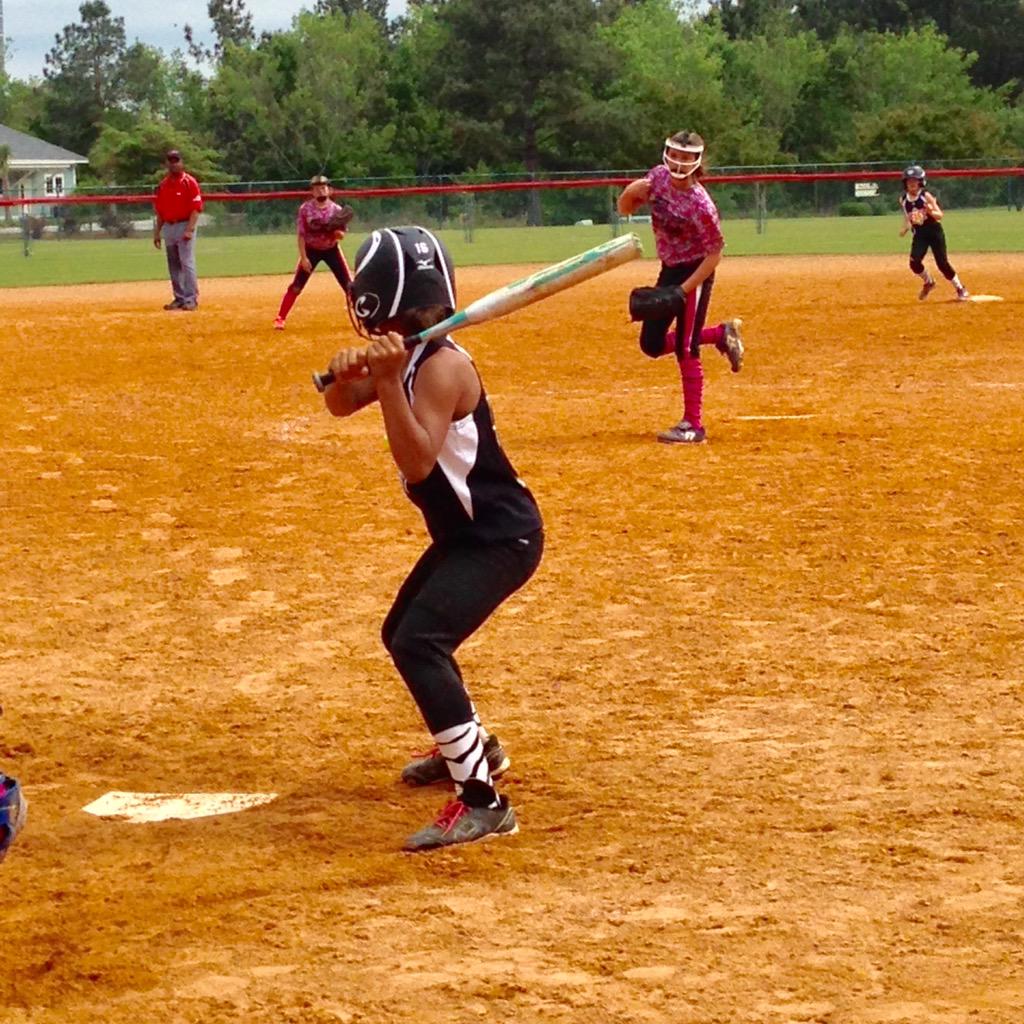 SCPerfectGameSB's tweet photo. 10U Dixie Divas vs Florence Knockouts #USSSAFreedomSpringFury #FlorenceSC #BracketPlay http://t.co/M8uEaQMje7