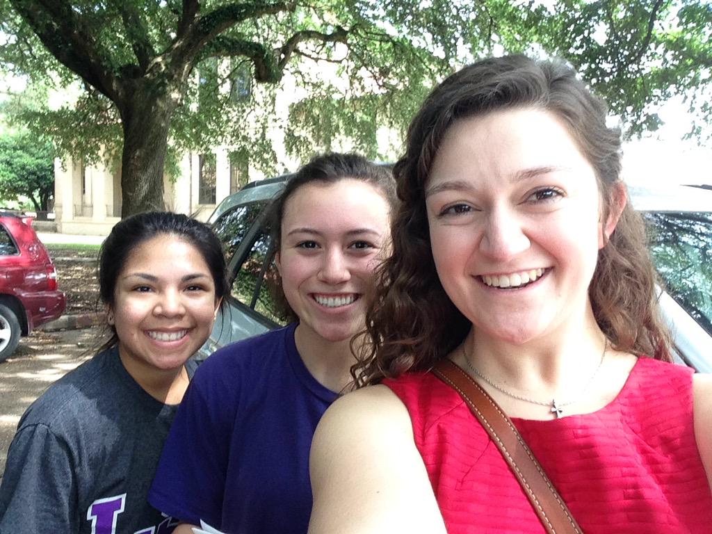 hannahsmclain's tweet photo. @CHSECORE good luck on your scavenger hunt random kind people I just met. http://t.co/dO1D0pLoAO