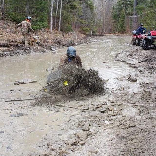 MudslingersATV's tweet photo. Good weekend at the Big Bear Rally #ATVmudding #mudslingers http://t.co/wTgi6nBJ6E
