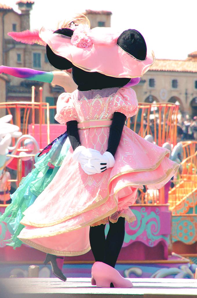 pi875no's tweet photo. この衣装本当可愛いなと昨日回るミニーちゃん観て思った。 http://t.co/BNYRlsYTez