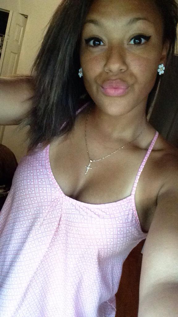 logantuttx's tweet photo. Never posted ππ #LastSundaySelfie http://t.co/bQRbcVlLBa