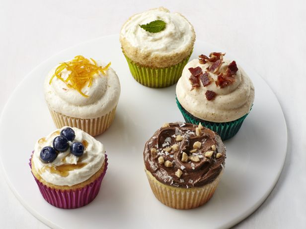 FoodNetwork's tweet photo. 50 Cupcake Recipes from the latest #FNMag: http://t.co/e3HWqn0CPA! Spring #BakingChampionship http://t.co/hnHllUlDKJ