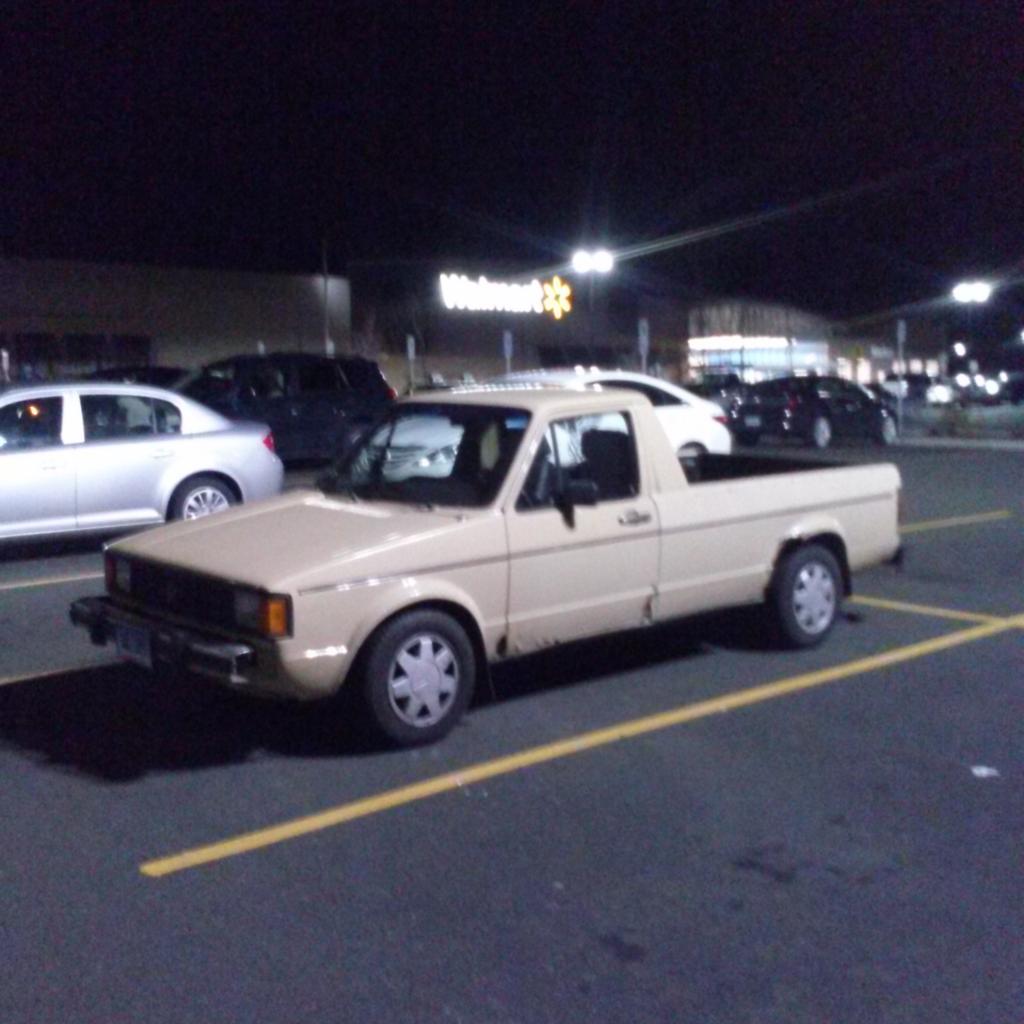 geespoon69's tweet photo. #carsofwalmart http://t.co/HSwj8QYWwF