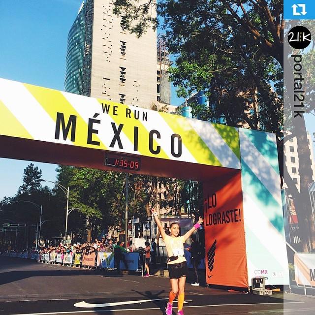 ilya_sandoval's tweet photo. We Run México
Repost @portal21k
Fuertes solas, juntas imparables" -@nikerunning #21kRules
… http://t.co/djWQQMXxK5 http://t.co/WsXogNVKtQ