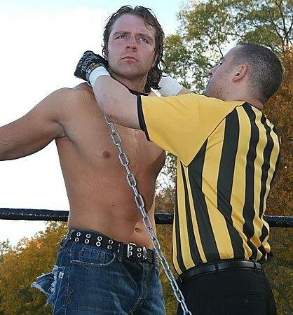 AmDeanbrose's tweet photo. Dean is the extreme king when it comes to matches with chains. #DogCollarMatch #ExtremeRules #RussianChain #CZW http://t.co/r8ZqYwUR2F