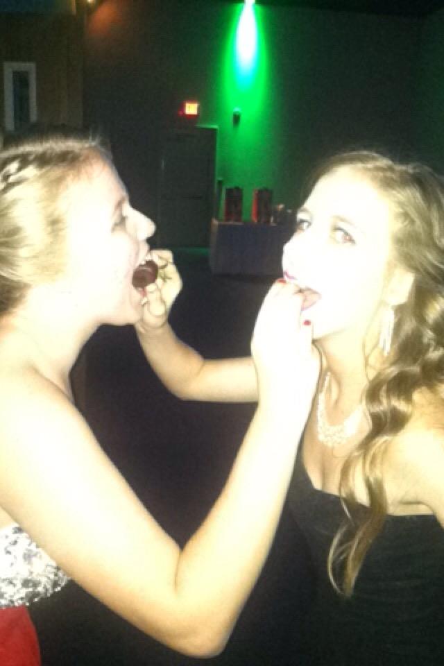 crazy_kenzz's tweet photo. 💞💜Formal yesterday was great❤️😍 http://t.co/TF2qBSkrDB