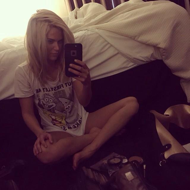 121875Raywwe1's tweet photo. Lana Looking Hot!!!!! #WeWantLana #RussianChain #ExtremeRules #RavishingRussian #RussianChainMatch #AllstateArena http://t.co/dGXvzEplUT