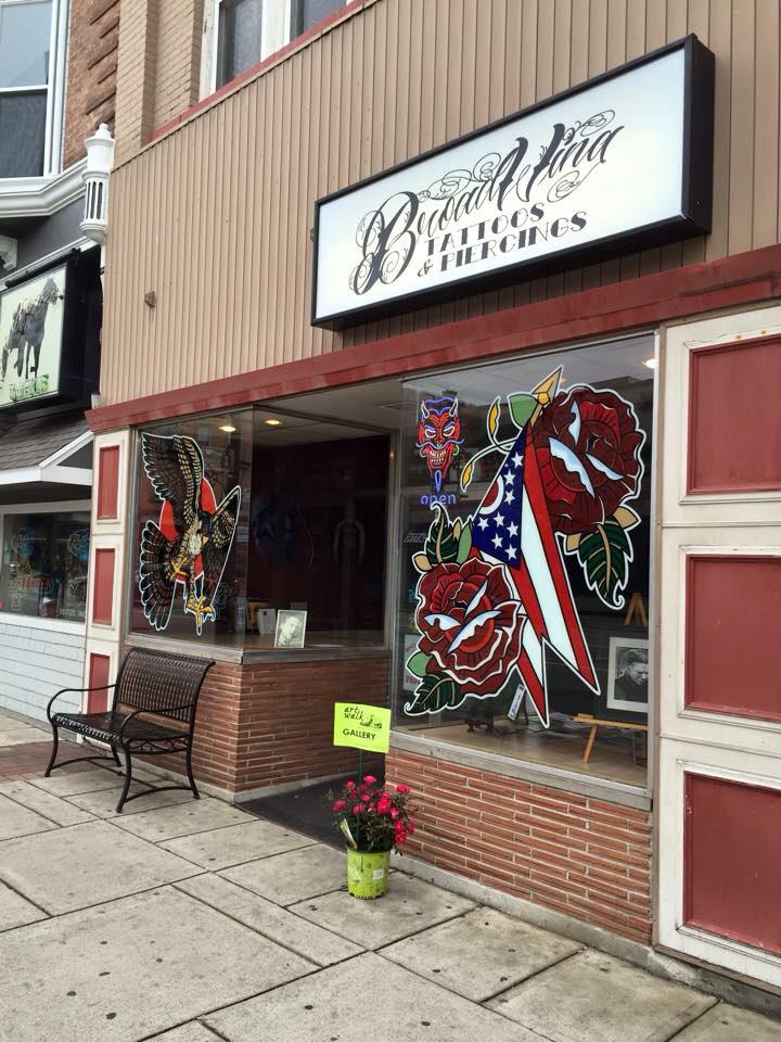BroadWingTattoo's tweet photo. #broadwingtattoo  #artwalkBG http://t.co/Q6ZSRRMvCg