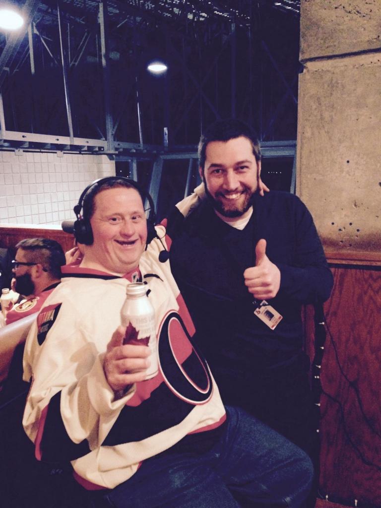 SteveBunda91's tweet photo. Biggest Sens fan in the world still finds a way to smile after the loss! #goodseason #mayorofBlackburn #Gregger #Sens http://t.co/vc0tNbZb0j