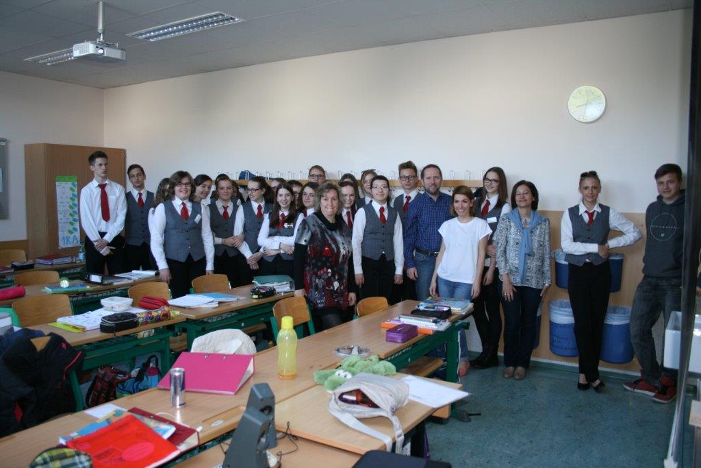 Margari200's tweet photo. Mª José y Margarita, profesoras de los ciclos han realizado del 19 al 25 de abril un Job-shadowing en Baden (Austria) http://t.co/yi6onU398i